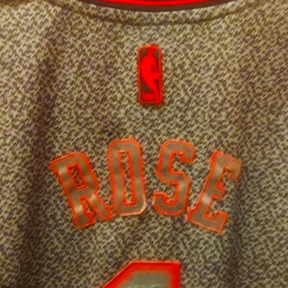 Derrick Rose jersey - Picture 3 of 4